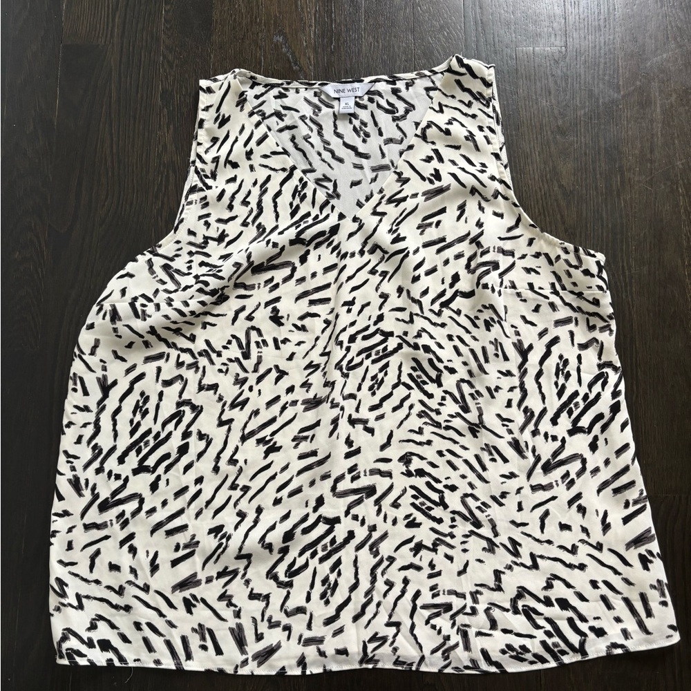 Nine West Black and White Abstract Top Cocktail